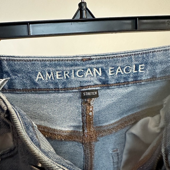 American Eagle Women’s Distressed Curvy Mom Jeans - Picture 5 of 9